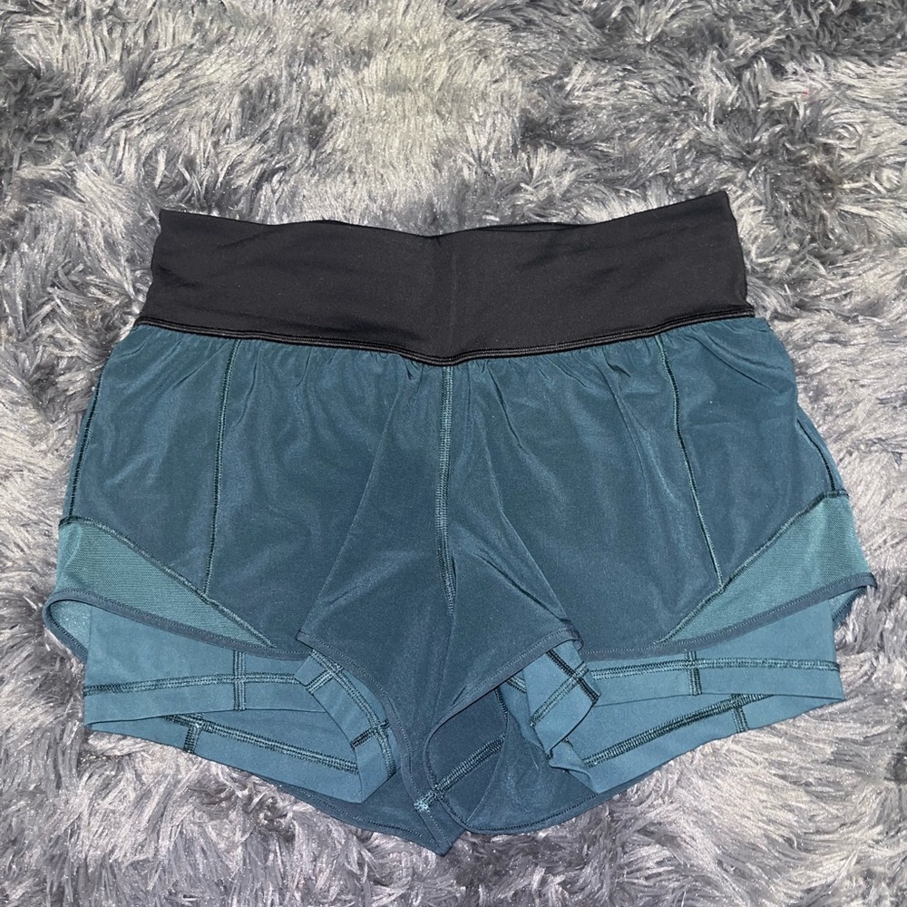 Lululemon Teal and Black Hotty Hot with built in Shorts size 6